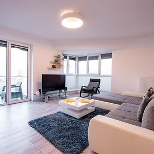 https://luxury-westpark-2-presidentialsuite-with-lake-view-w4.bucharesthotelsnow.com